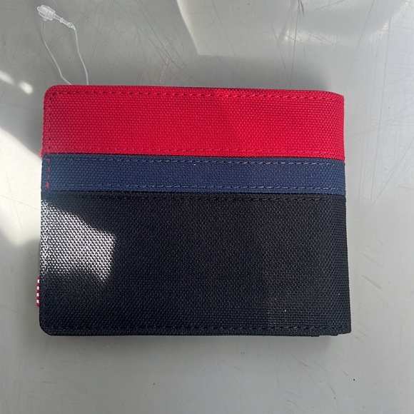 Herschel Bifold Three Tone Canvas Wallet - Picture 4 of 4